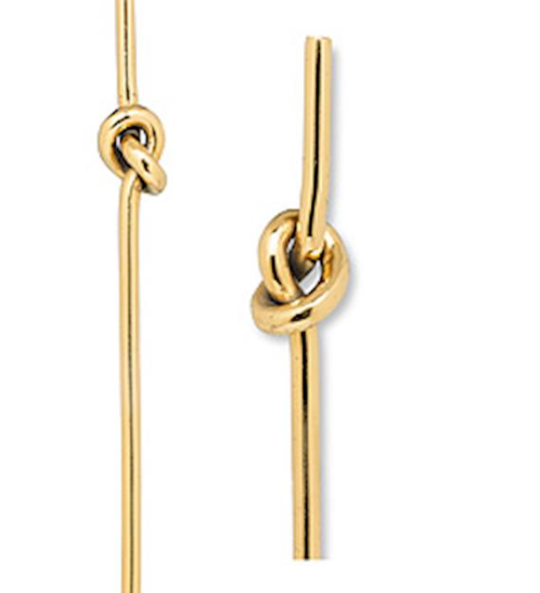These Gold Knot Cocktail Picks are perfect for adding a touch of sophistication to your drinks, this elegant pick features a beautifully crafted knot design at the top.
