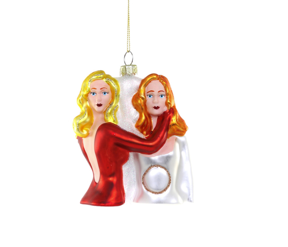 This Death Becomes Her ornament is perfect for any movie lovers tree