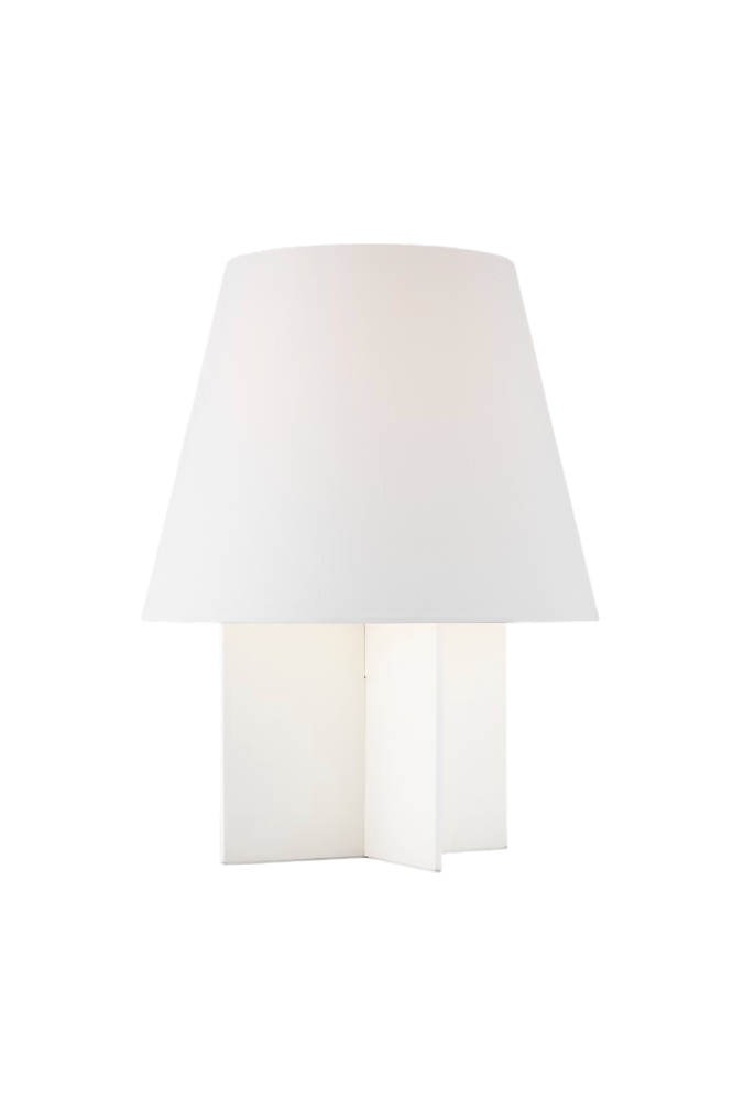 The Blocco lamp series by Kelly Wearstler pays homage to the refined minimalism of 1930s French interior designer Jean-Michel Frank. Drawing inspiration from his iconic streamlined designs, Wearstler reimagines timeless forms with modern sensibilities.