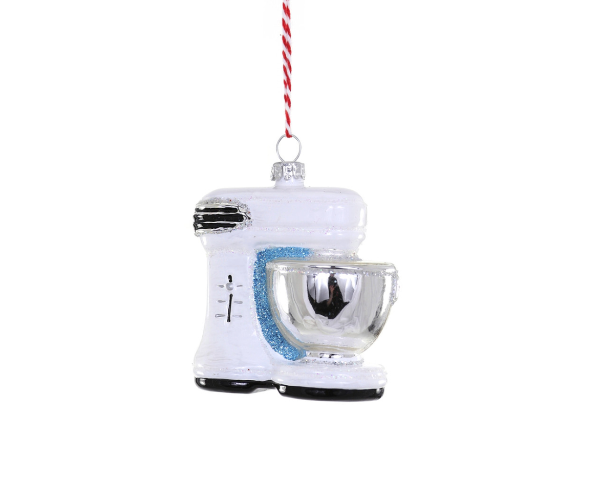 This mixer ornament is perfect for any bakers tree